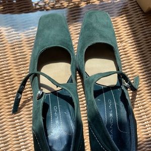 Bandolino Forest green comfy suede shoes